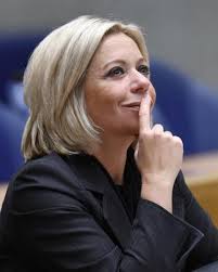 Jeanine Hennis-Plasschaert spreekt op Vredescollege IFFR