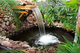 Fontaine Cascade De Jardin Choisir Son Equipement En 2020 Cascade De Jardin Bassin De Jardin Petit Bassin De Jardin