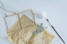 Pressed flower monogram wall art: Diy Pressed Flower Frame