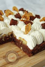 Brownie Choco Pecan Bananes Caramelisees Et Chantilly Surprises Et Gourmandises Bananes Caramelisees Gourmandise Recette Dessert