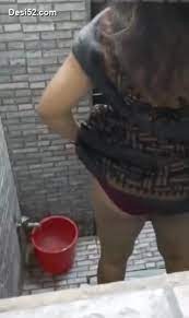 Desi aunty pissing