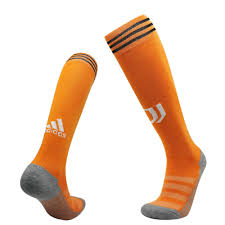 I don't care if cristiano ronaldo or weston mckennie wear it, this kit is bad. 20 21 Juventus Third Away Orange Soccer Jerseys Socks Juventus Soccerdealshop
