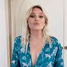 Valentina zenere visitó el living de fans en vivo y nos contó todo sobre su personaje ámbar y la gira de 10 cose che non sai su valentina zenere ! Valentina Zenere Fly Kiss Gif Valentinazenere Flykiss Discover Share Gifs
