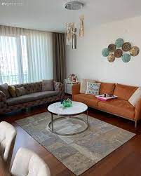 Vizon rengi koltuk takimina uygun perde fikirleri dekordiyon 2020 ev icin oturma odasi fikirleri oturma odasi takimlari. Bu Enerjik Evin Icindeki Renkler Birbirini Cok Seviyor Ev Gezmesi Ev Icin Oturma Odasi Takimlari Oturma Odasi Dekorasyonu