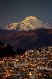 Quito Atardecer Cayambe Quito Est La Capitale De L Equateur Et De La Province De Pichincha Le Grand Qu Quito Ecuador Ecuador Travel Ecuador Photography