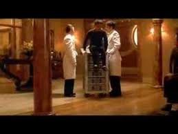 Ocean's eleven was updated by scribe ted griffin and marked the third feature shot by director steven soderbergh under the alias peter andrews. Ocean S Eleven Sky Comedy Tv Programm