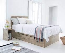 Pin By Elaine Mendes On Furniture Minimalist Living Room Minimalist Bedroom Design Minimalist Decor