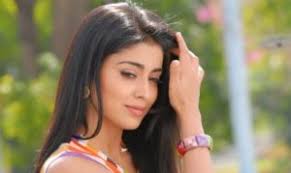 This tall and gorgeous beauty debuted in the 2005 telugu film super starring nagarjuna which was super hit at box office. Shriya Saran Top 10 South Indian Actress Name List