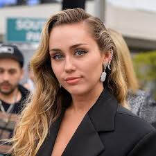Miley Cyrus |American| singer 🇺🇸🥰