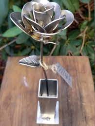 Excited To Share The Latest Addition To My Etsy Shop Metal Rose And Vase Metal Rose And Vase Sculpture We Metal Art Welded Welding Art Projects Welding Art