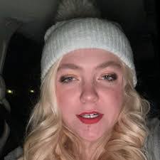 Jana Wolff's Instagram, Twitter & Facebook