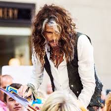 Repost Steventyler Signs Some Autographs Before Performing On The Todayplaza Todayshow Steventy Steven Tyler Aerosmith Steven Tyler Long Hair Styles Men