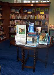 When You Detect A Trend Or Popular Interest Add To The Enthusiasm With A Feature Display Here S A Celebration Of Narnia At Headh Table Display Display Narnia