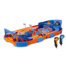 Amazon ignite sell your original digital. Hot Wheels Slot Track Pack With Carrying Case Two 1 64 Cars And 5 5 Feet Of Track Walmart Com Walmart Com