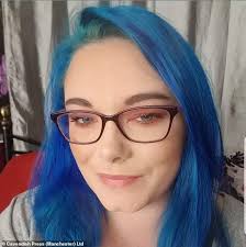 Blue hair does not naturally occur in human hair pigmentation, although the hair of some animals (such as dog coats) is described as blue. Woman Reveals How Dying Her Hair Blue Led To A String Of New Lovers Daily Mail Online