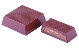 Chocolat Forme Carre Fourre De Creme De Noix Avec Des Pepites De Noix Premium Chocolate Chocolate Cherry Chocolate