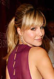 Pin By Maegan Houghes On New Hairstyle Kristen Bell Hair Styles Kristen