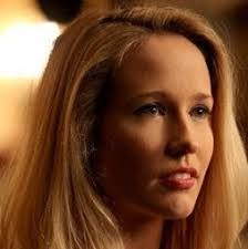 Sarah Newlin's Instagram, Twitter & Facebook