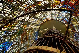 Put the tiles on the frame so that the colors of the touching sides of the tiles are the same. Online Jigsaw Puzzle Stained Glass Staircase