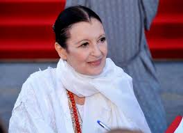 Ecco cosa si legge sulla sua biografia: 5ef7zesovebj4m