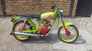 Mengusung konsep bmx, motor honda cb125 berkarakter sporty jadi sepeda bmx yang memiliki mesin. Honda Cb 100 1986 Surabaya Pegawai Pengadilan Doyan Yang Klasik