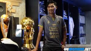 10 tahun silam, arema menjadi tim paling kuat di liga indonesia. Saat Arema Juara Isl 2009 2010 Jayus Hariono Ternyata Suka Taruhan Wearemania