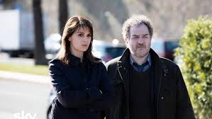 Tra i primi a rispondere è stato il direttore de la7 andrea salerno che ha twittato forza andrea ti si aspetta. Boom Di Ascolti Su Sky Per La Coppia Cortellesi Pennacchi