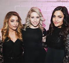 Een zaterdag op pad met zanger rob kemps. Zusjes Og3ne Staan Stil Bij Overlijden Moeder Ditjes Datjes