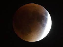 There are two kinds of lunar eclipses: Ldgdzrtjtacwfm