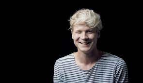 Просмотров 382 тыс.28 дней назад. Youtuber Kalvijn Had Geen Makkelijke Jeugd Bambr Nl