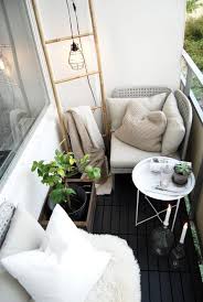 Pflanzen Lampe Leiter Kuschelige Graue Farbe Balkon Apartment Balcony Decorating Balcony Decor Small Balcony