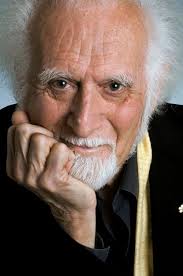 Toni Cavelti: A Jeweller's Life by Max Wyman (1997-04-24): Lynne Bowen:  Amazon.com: Books