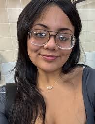 Valerie Ayres's Instagram, Twitter & Facebook