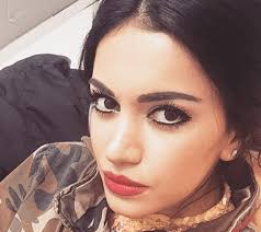 Dizide ayrıca i̇şte benim stilim'den tanıdığımız şilan makal ile o ses türkiye ile sesini duyuran onur baytan da rol alıyor. Silan Makal Yeni Gelin Dizisi Dilan Kac Yasinda