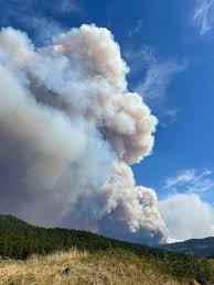 Evacuation alerts mean that people must be prepared to leave on short notice. Q L5qotibhwxtm