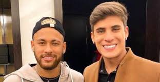 En 2011, maia se incorporó al santos. Ex De Carlinhos Maia Gamer E Gala Saiba Quem E Tiago Ramos Namorado Da Mae De Neymar Blog Social 1