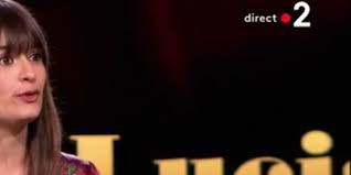 Auteure, compositrice et interprète, elle poursuit une carrière essentiellement discographique. L Gvbcz4kzcgrm