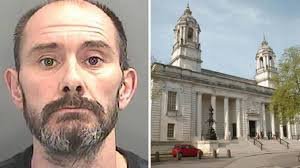 Drug-dealing Big Issue seller has jail term cut