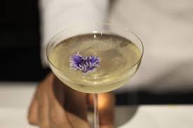 後編】焼酎に新しい風を吹き込む「FOLKLORE」の最先端の焼酎カクテル | 本格焼酎と泡盛ガイド