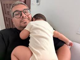 Todo el día junto a este monito enfermo, hoy voy de luchon dirían por ahí.