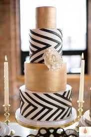 If you've chosen this color scheme, your wedding is gonna be very. 32 Best Black And White Wedding Ideas That Will Make It Easy Gold Wedding Cake White And Gold Wedding Cake Cake