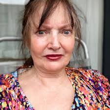 Julie Pledger's Instagram, Twitter & Facebook