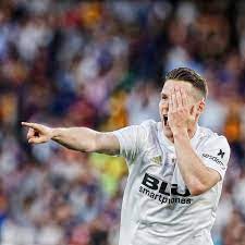 Kevin gameiro earns £105,000 per week, £5,460,000 per year playing for valencia as a st (c). Valencia C F Merci Kevin Gameiro Juntsanemamunt Peoplevcf Facebook