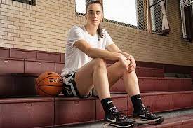 Caitlin Clark's viral video showcasing her incredible skills in another  popular sport will probably piss off Sheryl Swoopes | Marca