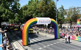 Sie setzt sich für die gleichberechtigung von schwulen. Regenbogenparade Op Twitter