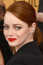 While wearing the hair down, peekaboo highlights typically cannot be seen, especially when the hair has no movement. 10 Best Auburn Hair Color Shades 10 Celebrities With Red Brown Hair