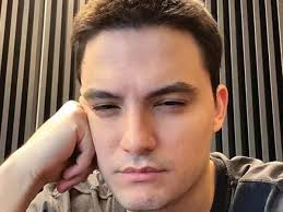 Você É Realmente Uma Coruja (Ou Um Fã Do Felipe Neto0