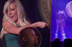 Kendra Caught Making Out With Naked Stripper Right In Front Of Hubby Hank!