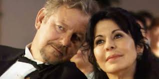 In 2003 the actor ernie lively had a massive heart attack. Eo0f Ipwazh1lm