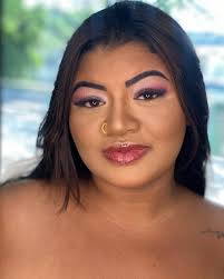 Já agendou a tua make para arrasar nos bloquinhos?🎉🥰💕